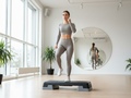 Степ-аэробика: как тренироваться для стройности и выносливости | GW Fitness